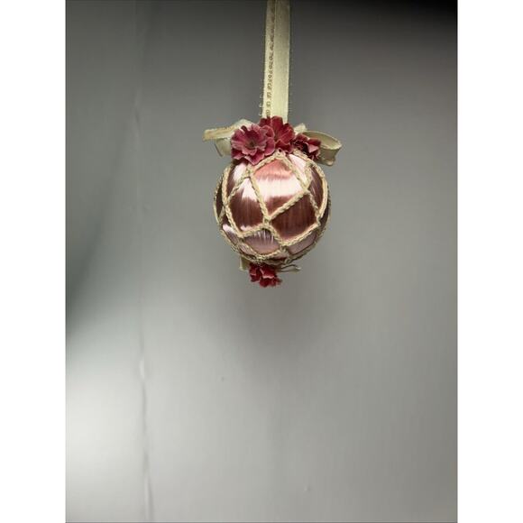 Vintage Crochet Christmas Ornaments Lot of 7 Handmade Ball Decor w/ Flowers - Picture 13 of 16